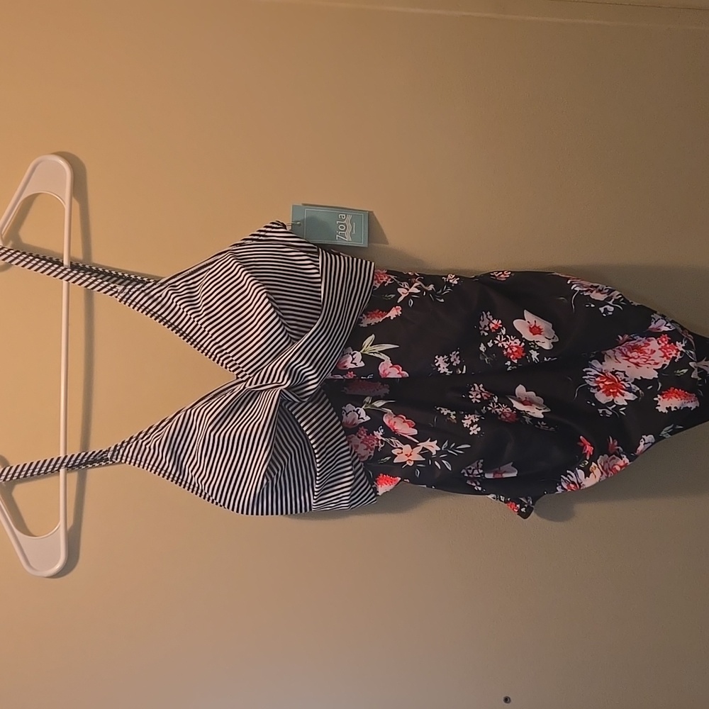 ZIOLA NEW Black and White Striped Floral Womens One Piece Swimsuit